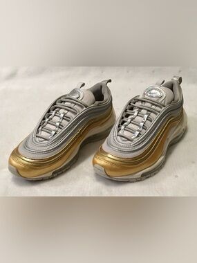 Nike Air Max 97 Vast Silver & Metallic Gold Running Shoes Women’s 6.5 AQ4137-001
